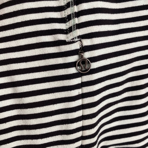 Lululemon Jacket Women’s Size 4 Blue Green Stripe Daily Yoga Jacket - Picture 5 of 9